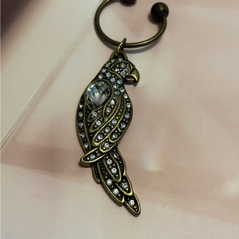 🌻Chico’s 2010 Brass Tone Clear Crystal Parrot Keychain 3-1/8”